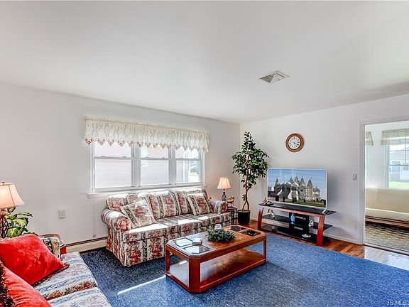 5th image of 1826 Yorktowne Blvd
