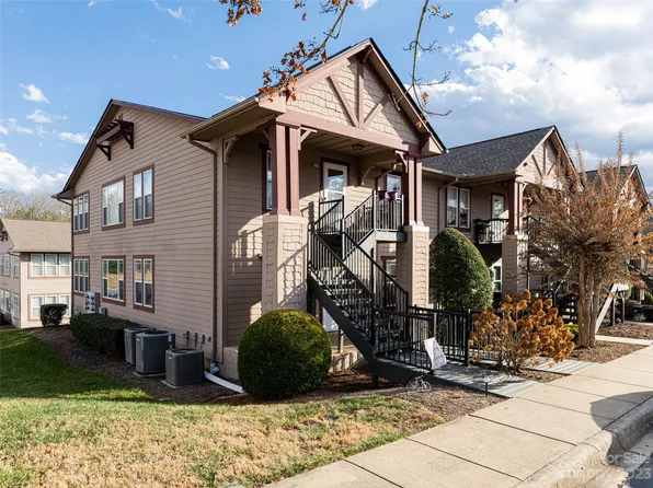 400 Deermouse Way #2301, Hendersonville, NC 28792