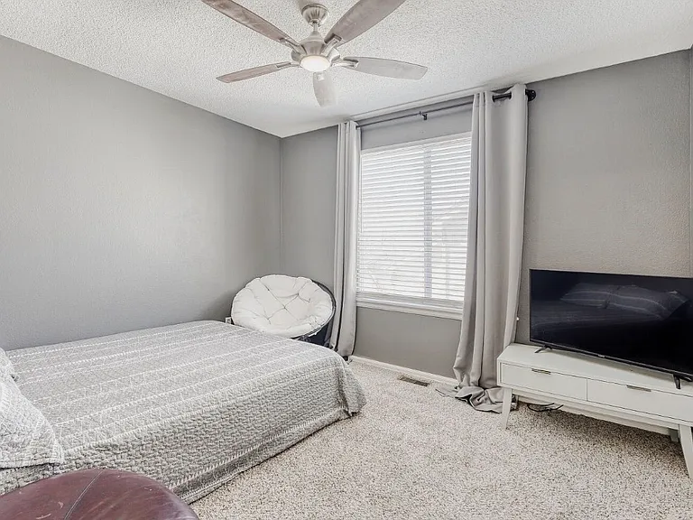 2624 S Gibralter St — Photo 3