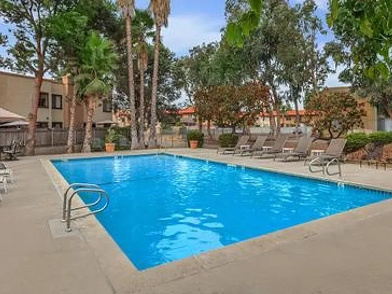 Sun Valley Gardens Apartments — Photo 21