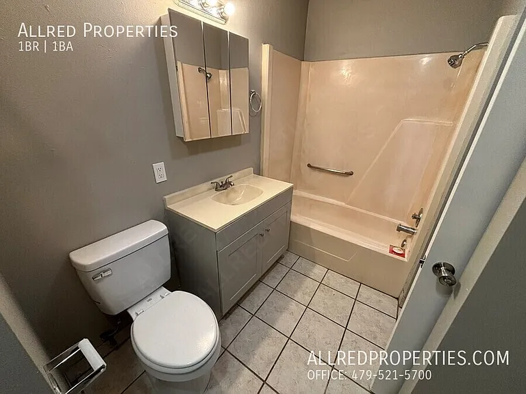 1390 W Wedington Dr #11 — Photo 7