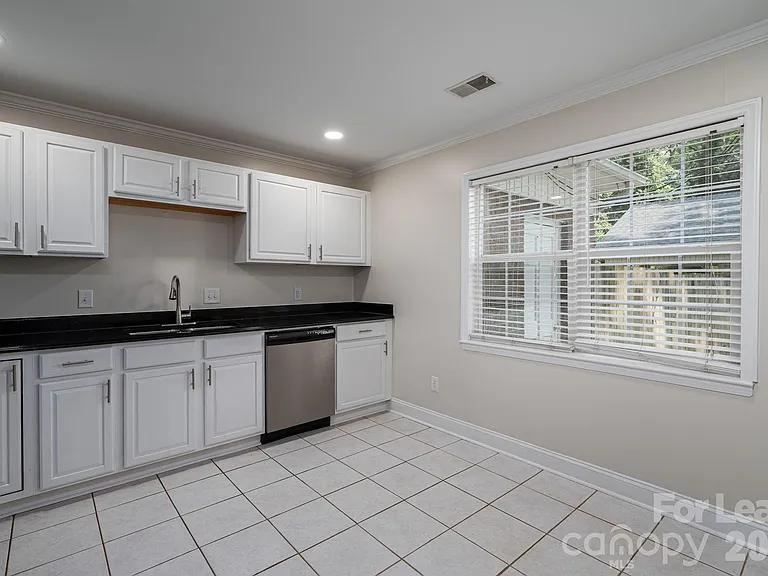 100 Cabell Way — Photo 12