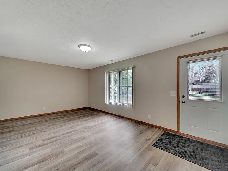 621 N 28th St #2 — Photo 3