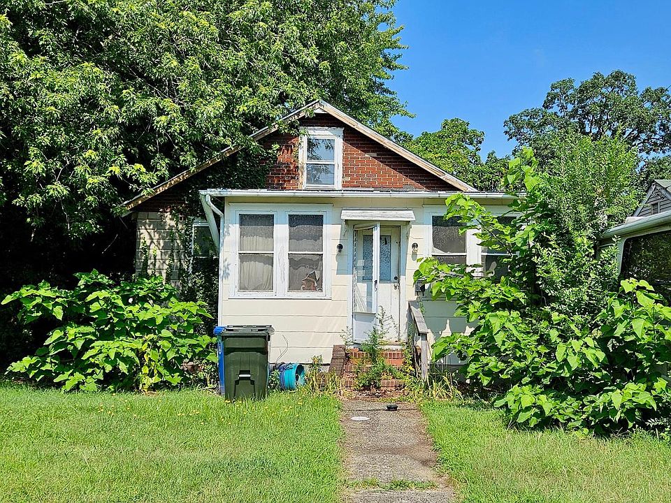 1st image of 1410 Burkett Ave