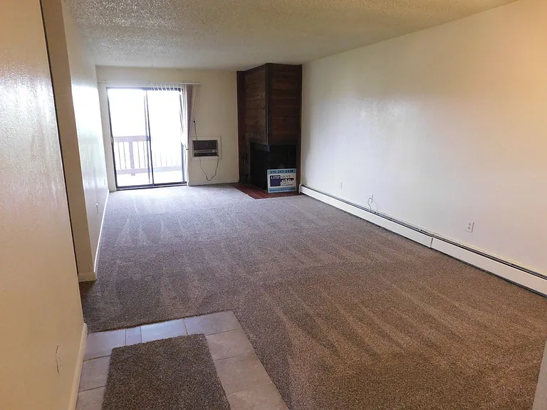 125 Franklin Ave #213 — Photo 6