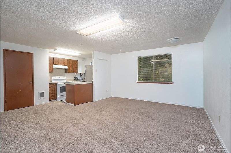 5th image of 1602 Groves Avenue NW