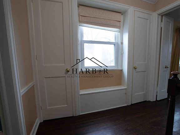 3rd image of 1350 2nd St NW