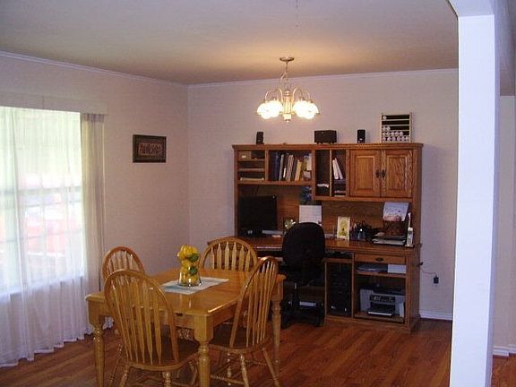 4th image of 1301 Epley St