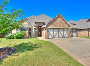 3913 Montclair Dr, Edmond, OK 73013