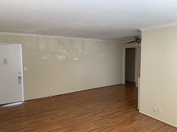 3rd image of 18600 Burbank Blvd #106