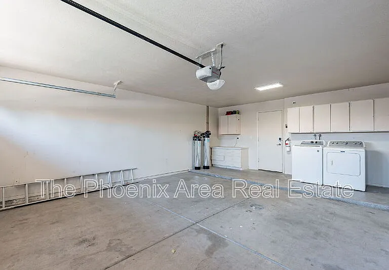 9128 E Gelding Dr — Photo 30