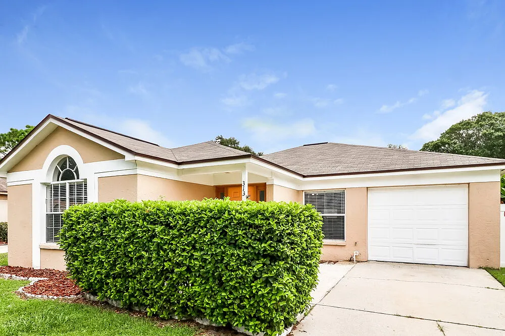 3 bed, 2.0 bath, 1449 sqft, $3,440 — Photo 1