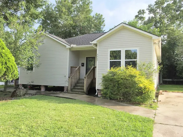 3327 Bryan Ave, Groves, TX 77619