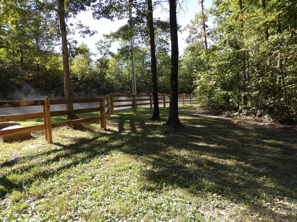 1665 Valley View Rd, Crossville, TN 38572