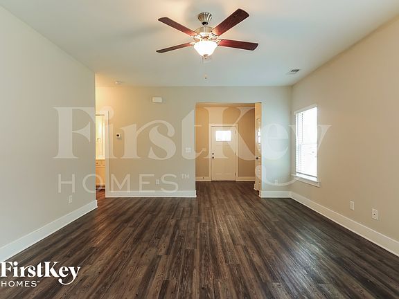 4th image of 1384 Woodridge Pl