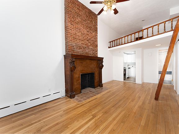 2nd image of 320 W 108th St APT 2C