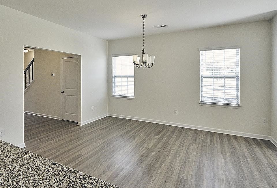 1st image of 2524 Lily Dr