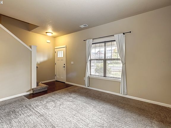5th image of 2743 Hidden Meadow Dr