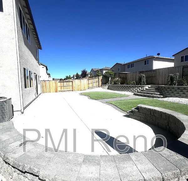 8880 Portia Dr — Photo 3