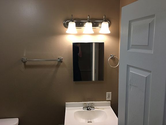 4th image of 2227 Sidney St #1