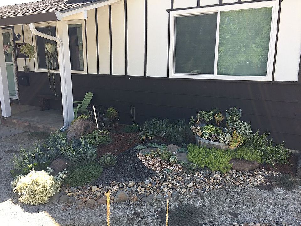 1st image of 372 Adobe Dr