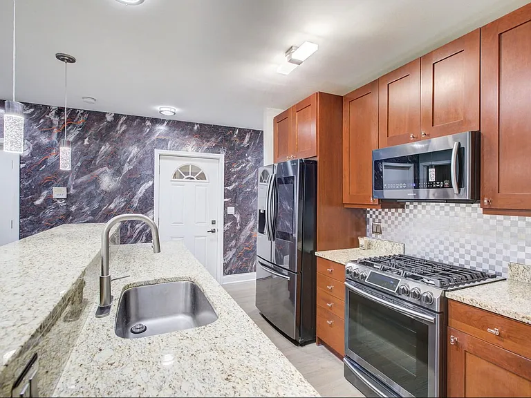 2057 W Fargo Ave #1 — Photo 7