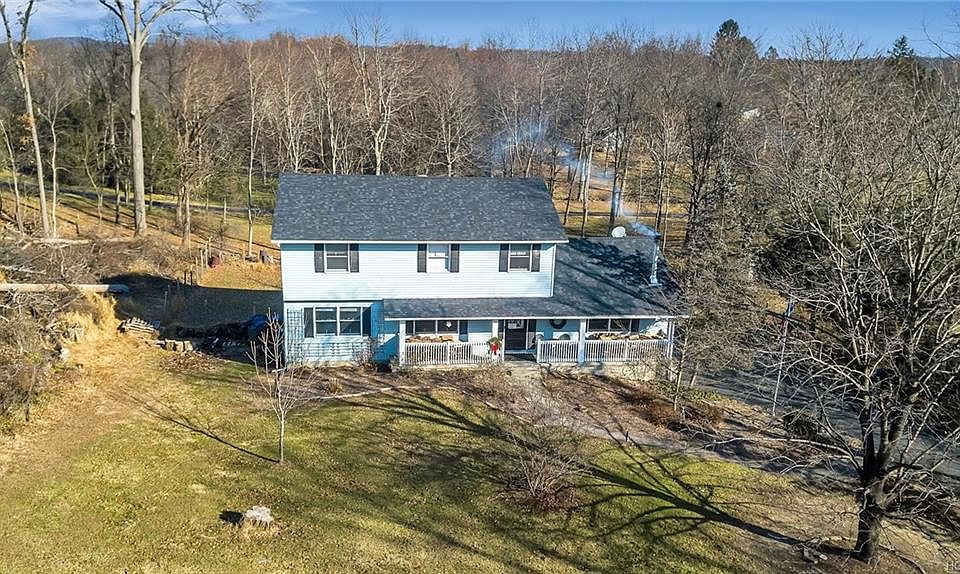 1st image of 4 Maclean Dr