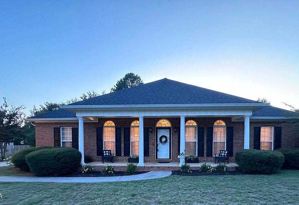 1st image of 2037 Derbyshire Dr