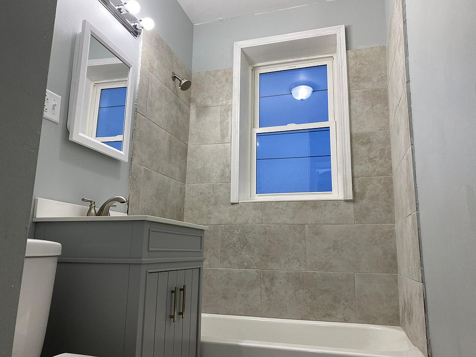 1st image of 1147 N Lawler Ave #3