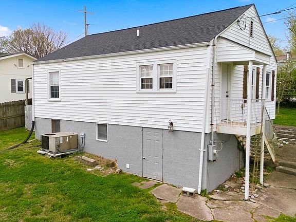 3rd image of 219 Pine St