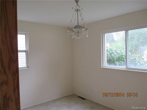 4th image of 1604 Cynthia Ave