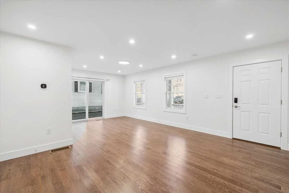 4 bed, 3.5 bath, $5,400 — Photo 4