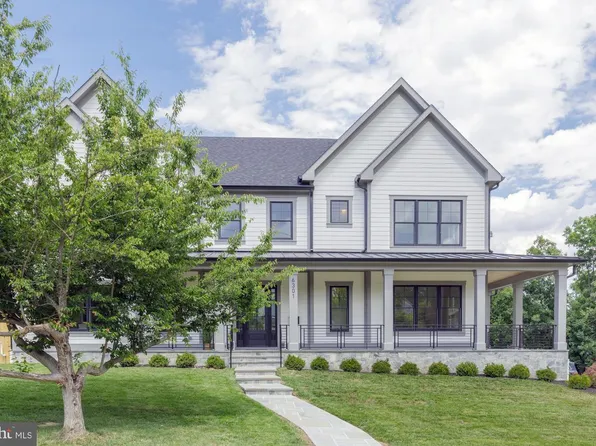 6301 Phyllis Ln, Bethesda, MD 20817