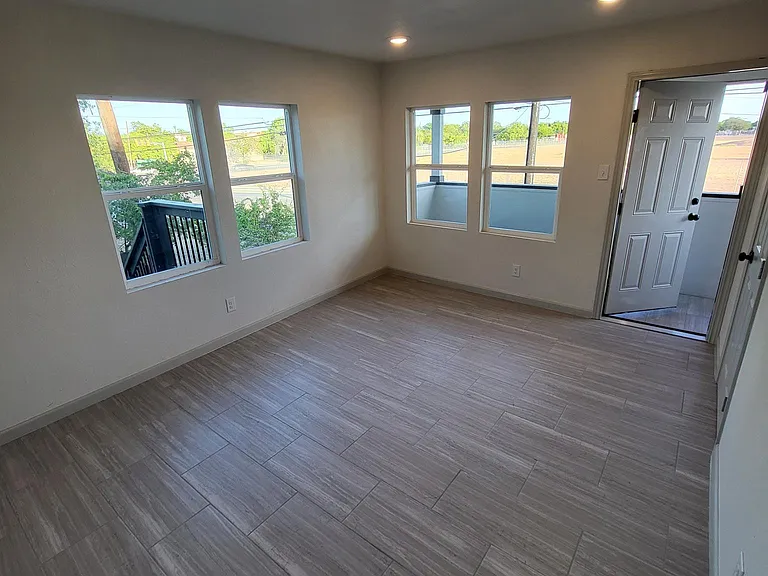 2417 Castroville Rd #1202 — Photo 10