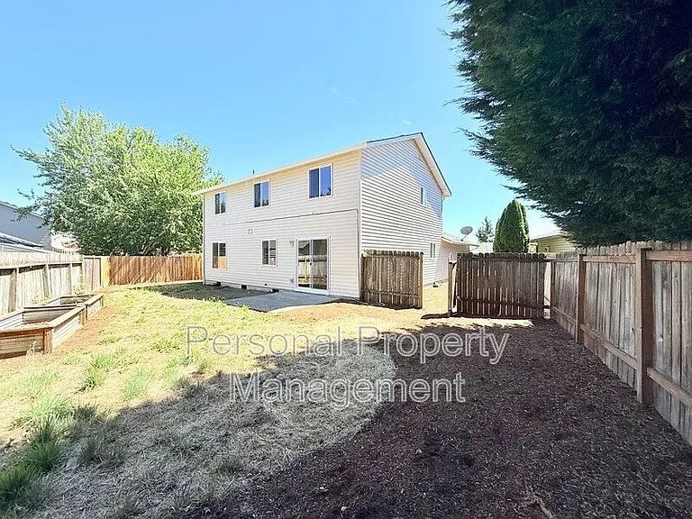 16900 NE 22nd St — Photo 17