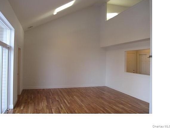 4th image of 318 Tondo Cir