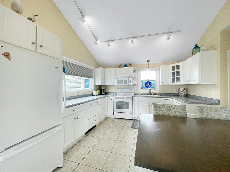 9 Everett Ln #3