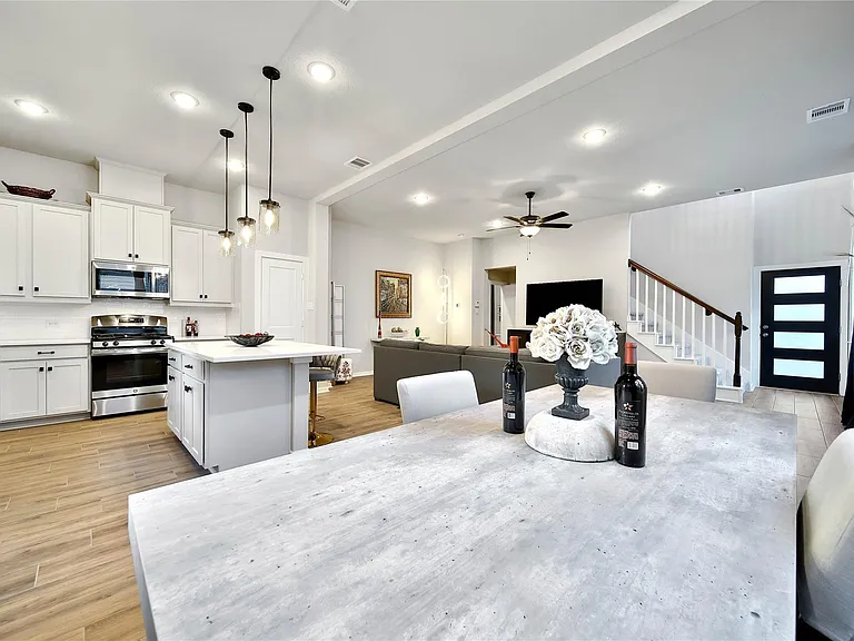 104 Red Cascade Ct — Photo 12
