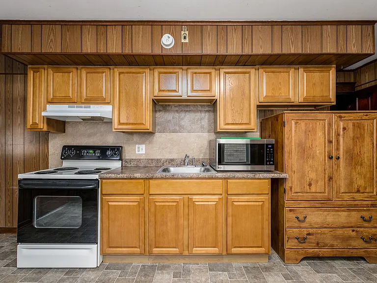39-45 Catawissa Ave — Photo 14