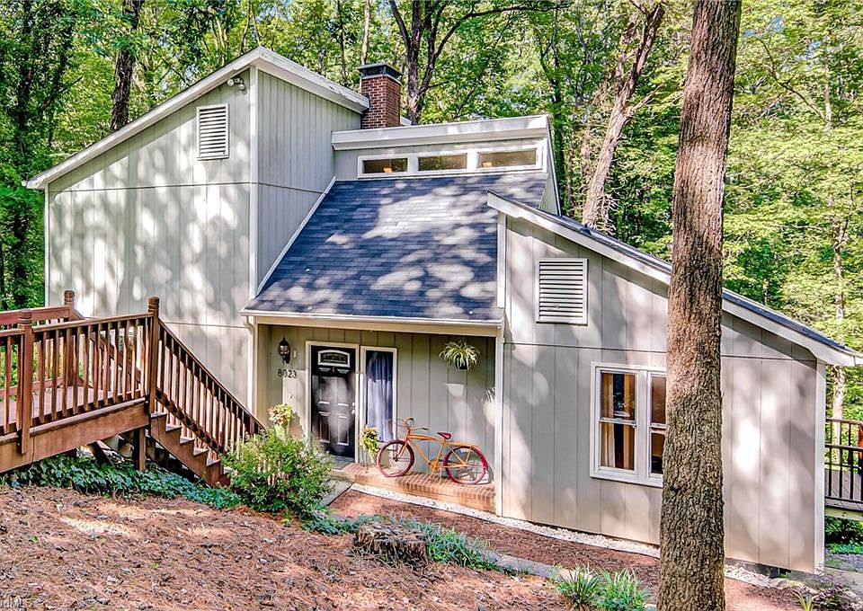 1st image of 8023 Deverow Ct