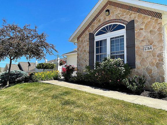 3rd image of 1764 Blackberry Ln