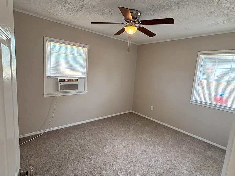 1821 Andrews Blvd — Photo 19
