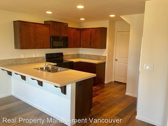 3rd image of 1320 NE 70th St