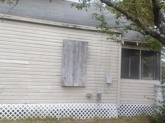2nd image of 1564 Harrison St