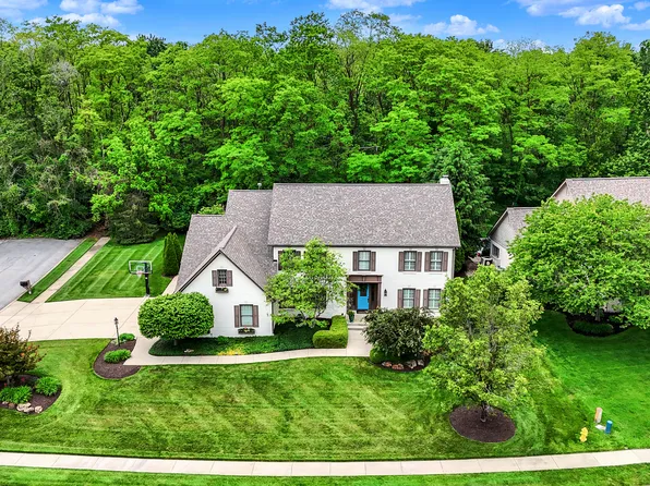 5268 Woodfield Dr N, Carmel, IN 46033