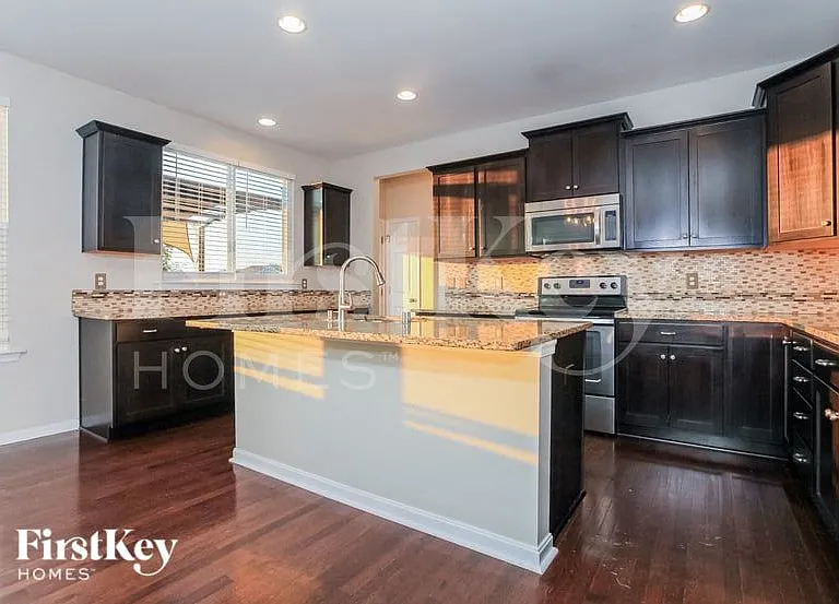 8511 Crozat St — Photo 7