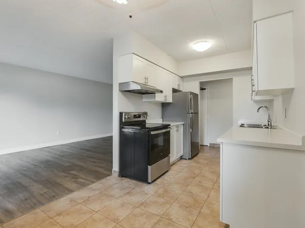 Bella Vista Apartments, 300 Sherk St, Leamington, ON N8H 4N7