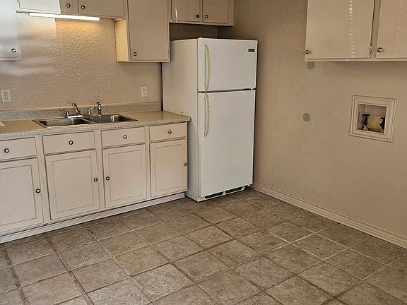 2nd image of 1306 E Houston Ave #C