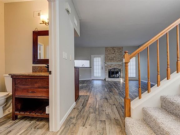3rd image of 9400 Doliver Dr APT 1
