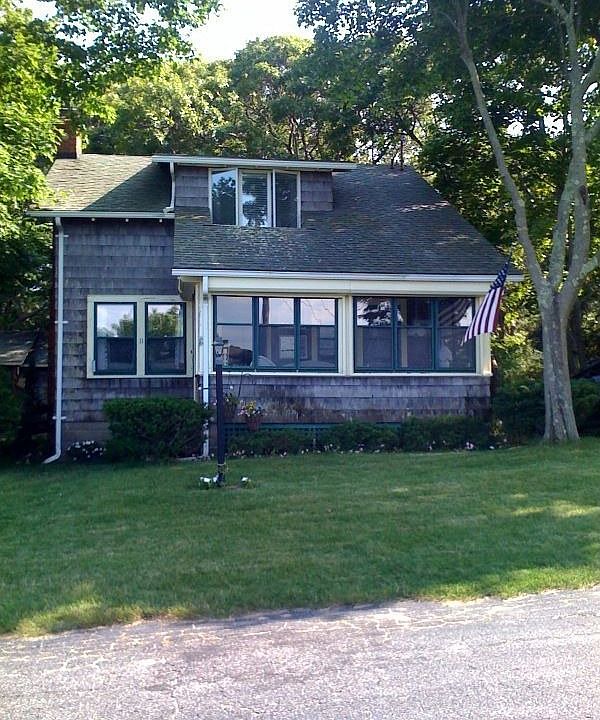 1st image of 11 Bayview Ave